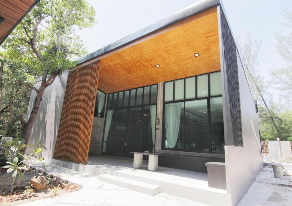 Baan Chao Mai Beach House Транг Экстерьер фото